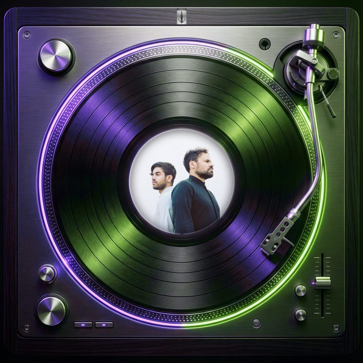 Grafica copertina Fader Space con giradischi Hi-Fi e ritratto dei Tale Of Us (Carmine Conte e Matteo Milleri) al centro del vinile, con illuminazione neon viola e verde e logo Afterlife.